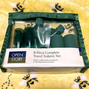 👑 Eight piece travel toiletry set $6 if purchased with another item